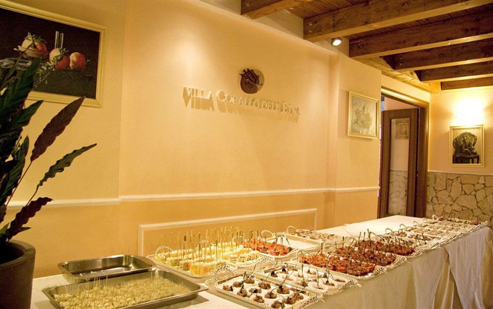 埃特纳科拉洛别墅酒店 Aci SantʼAntonio 外观 照片