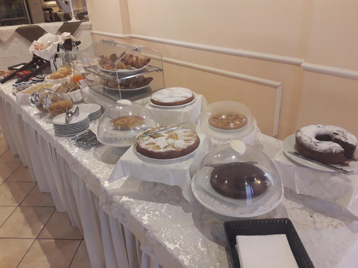 埃特纳科拉洛别墅酒店 Aci SantʼAntonio 外观 照片